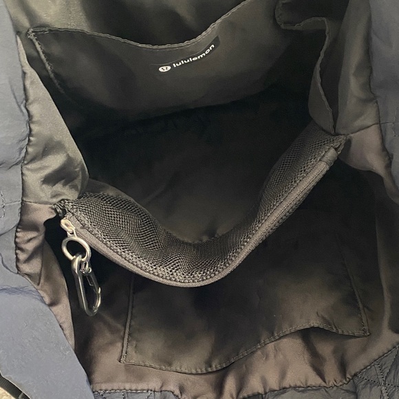 Lululemon On My Level Black Tote Bag with Dual Handles - Picture 12 of 12